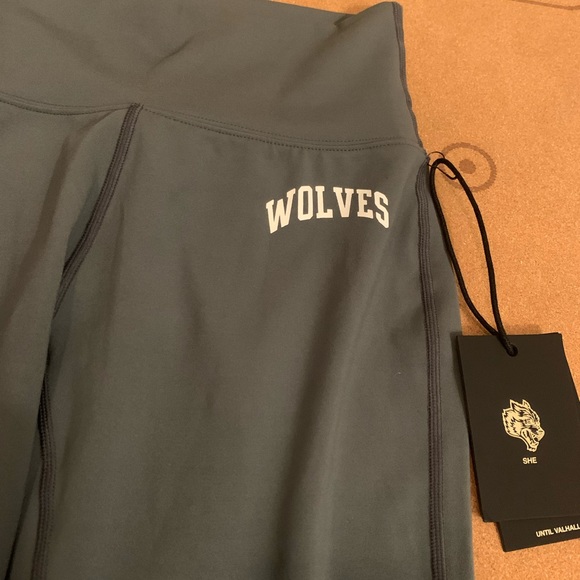 Darc Sport wolf gray loyalty energy Georgia flare leggings NWT 🐺 - Picture 5 of 8